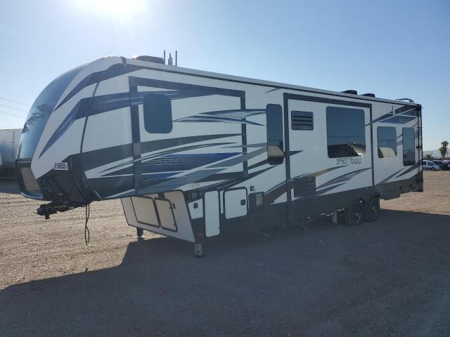 KEYSTONE FUZION 2018 white   4YDF3692XJF810725 photo #3