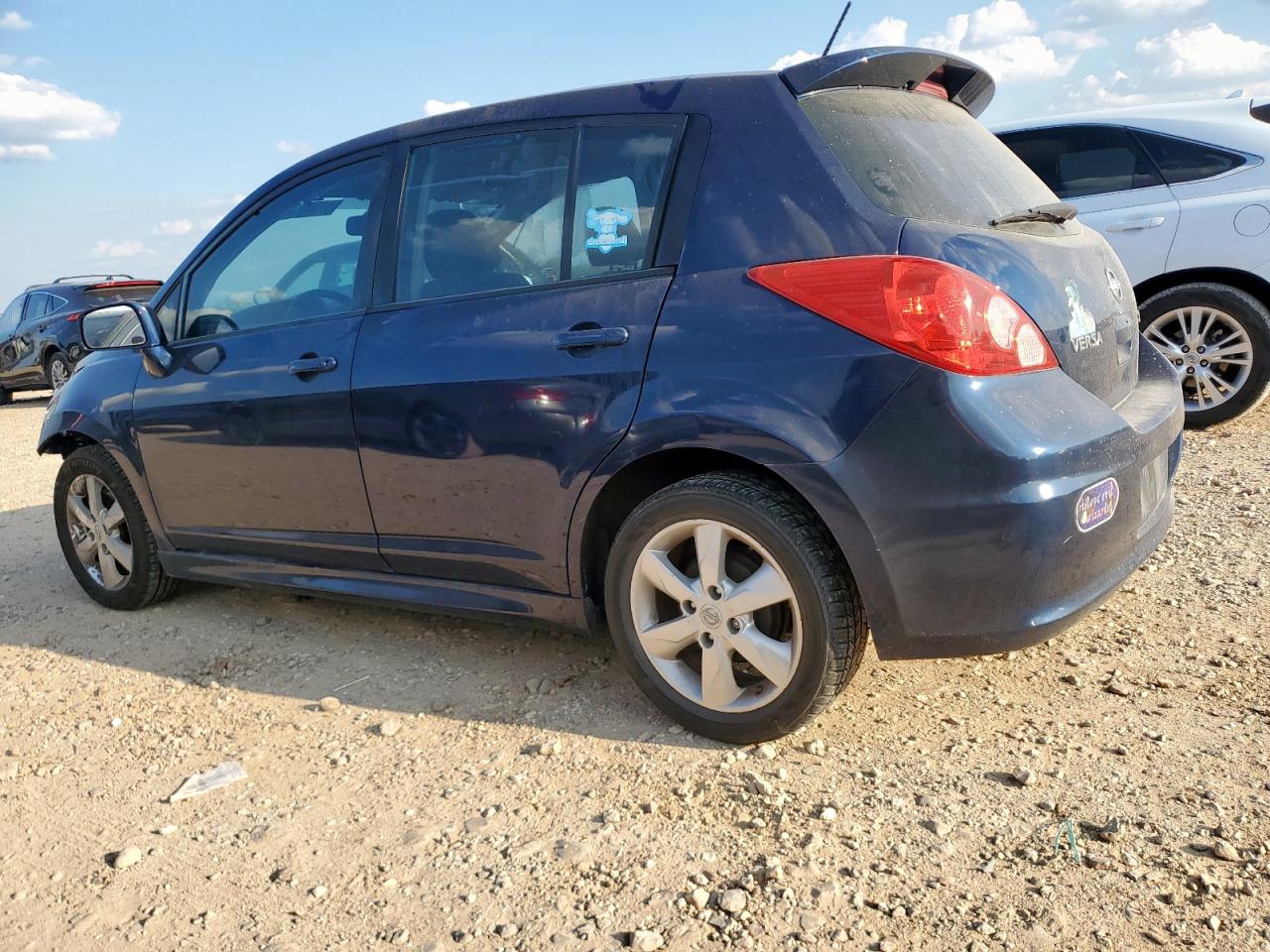 NISSAN VERSA S