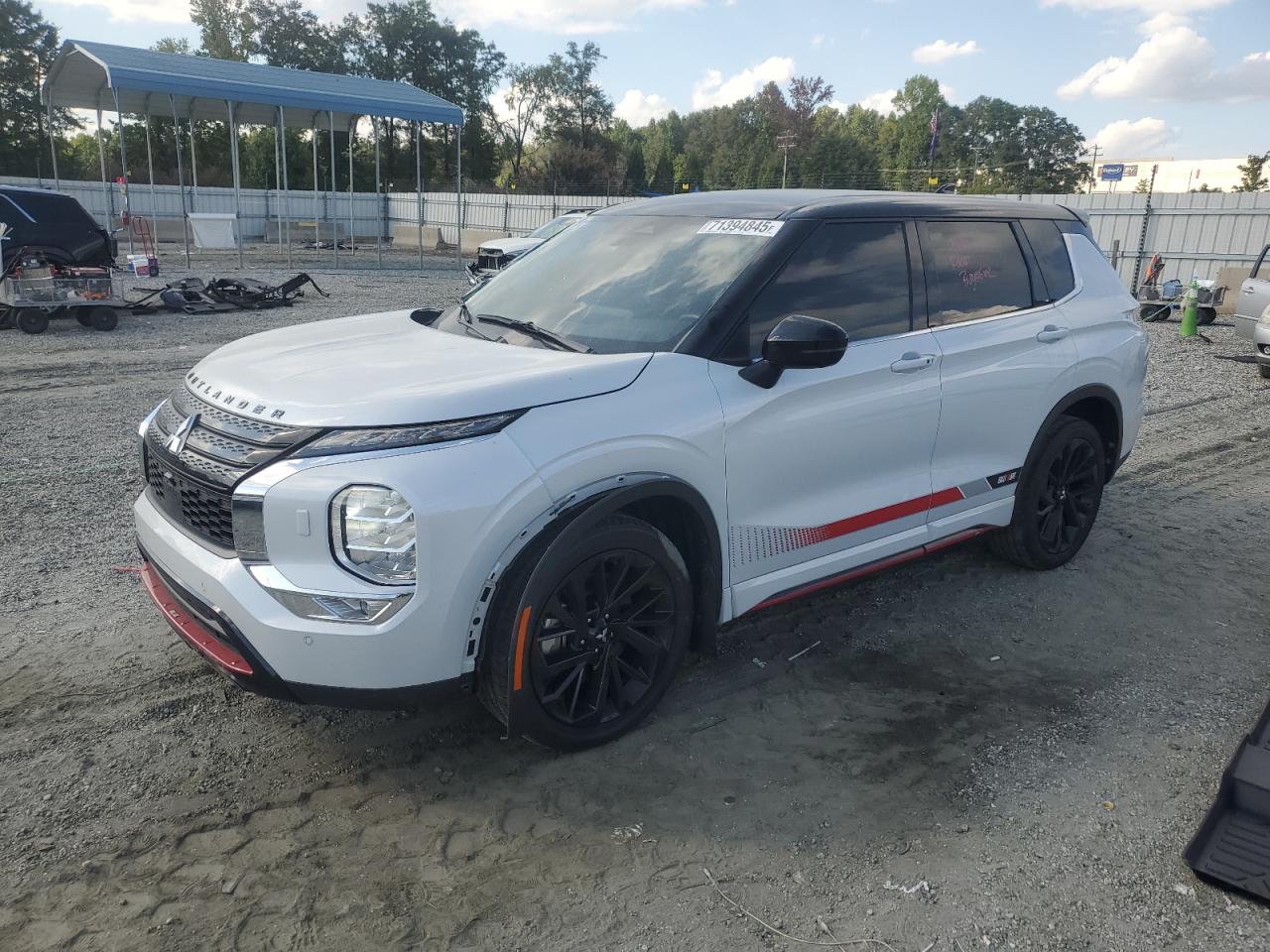 MITSUBISHI OUTLANDER SE