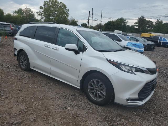 2023 TOYOTA SIENNA XLE 5TDYRKEC5PS141080