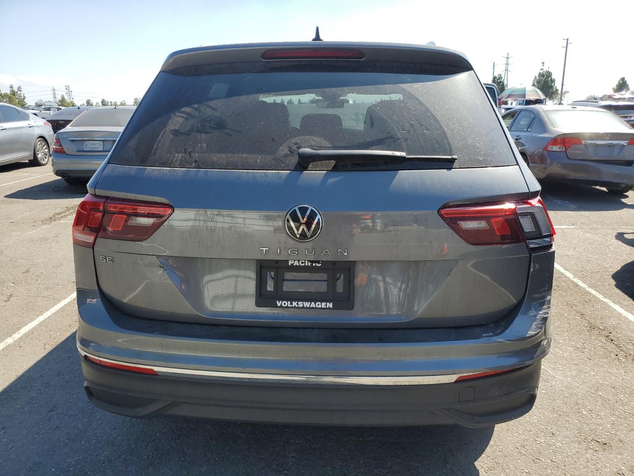 VOLKSWAGEN TIGUAN SE