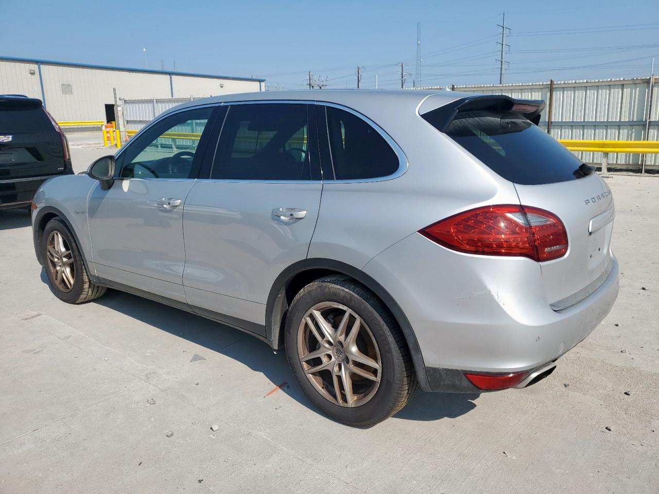 PORSCHE CAYENNE S HYBRID