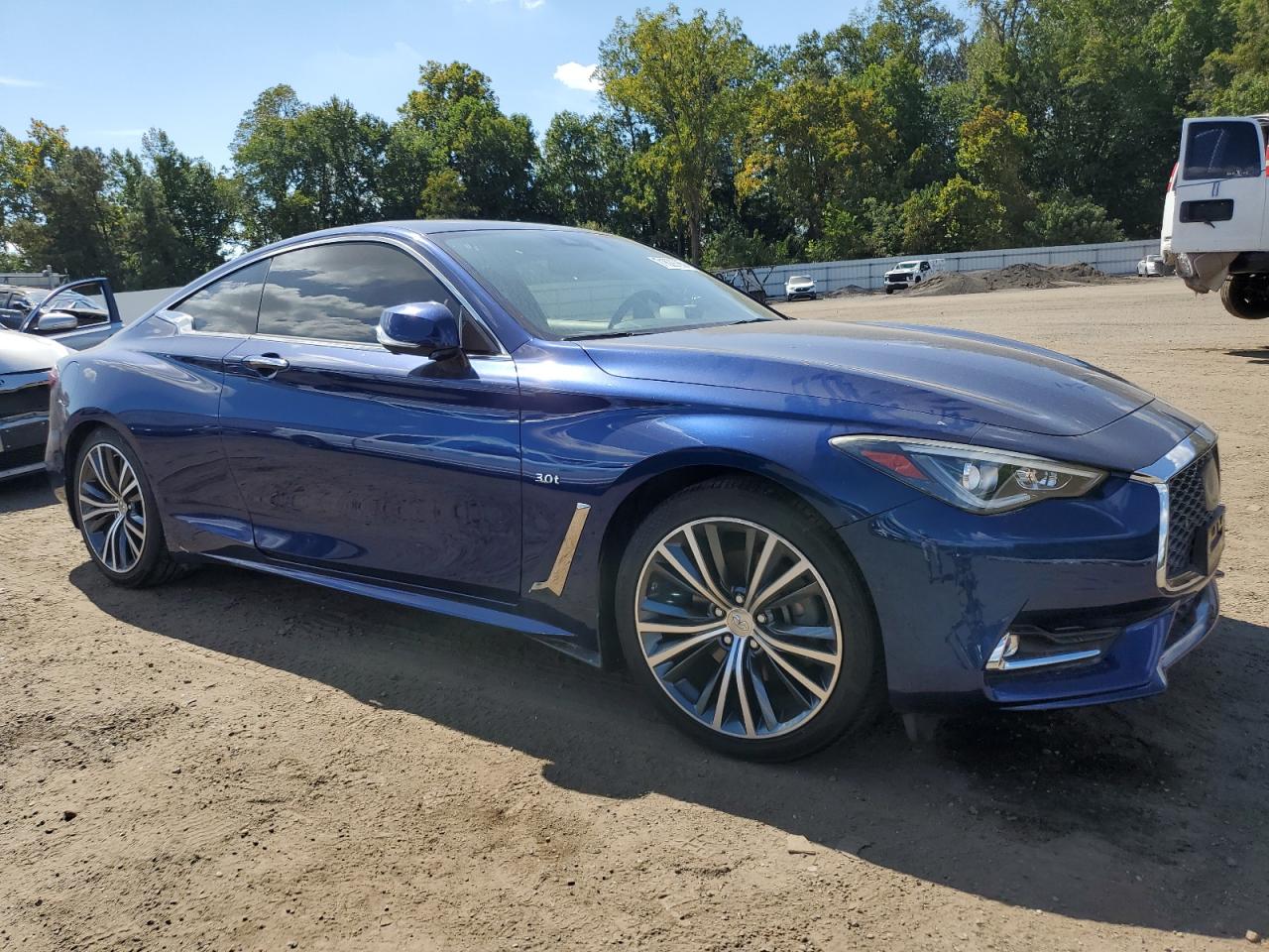 INFINITI Q60 LUXE 300
