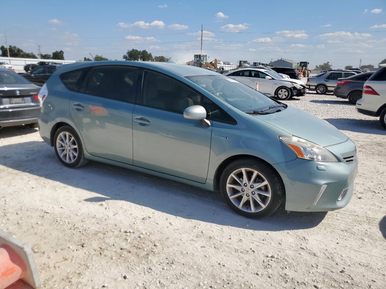 TOYOTA PRIUS V