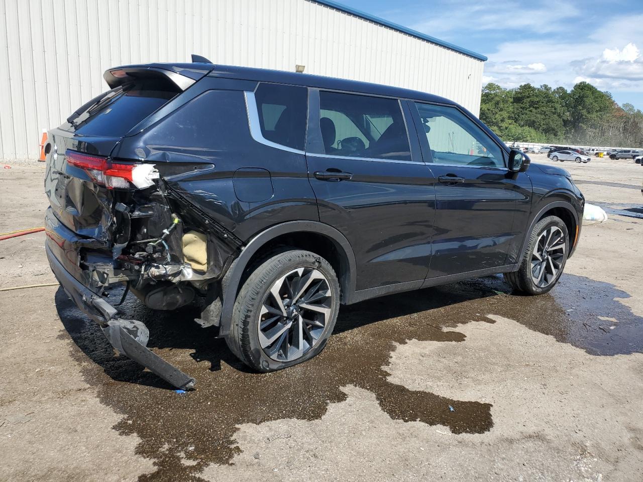 MITSUBISHI OUTLANDER ES