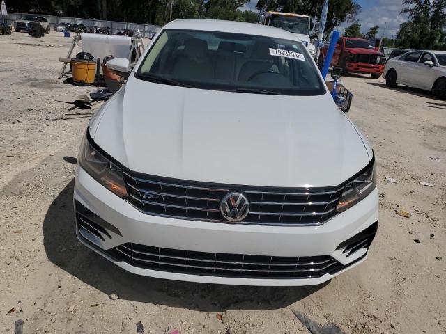 2017 VOLKSWAGEN PASSAT R-L 1VWDT7A3XHC019124