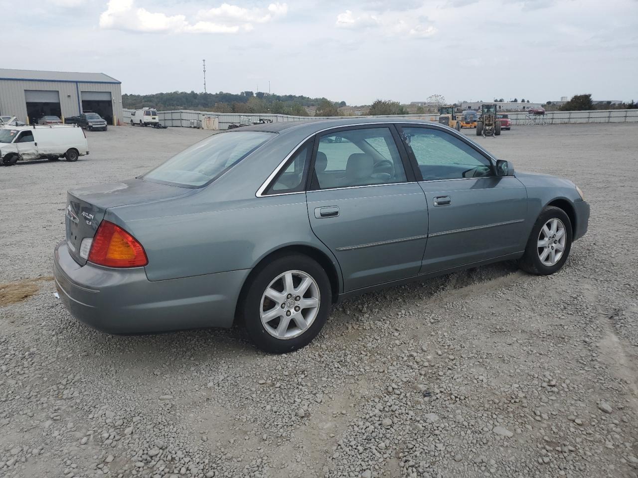Lot #3277260103 2000 TOYOTA AVALON XL
