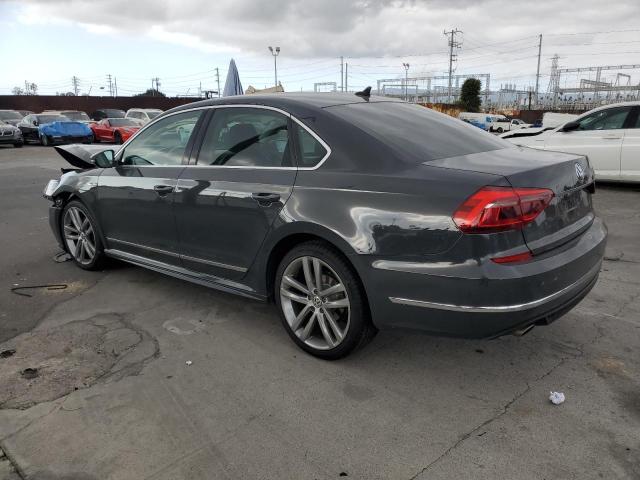 2017 VOLKSWAGEN PASSAT R-L 1VWDT7A30HC055324