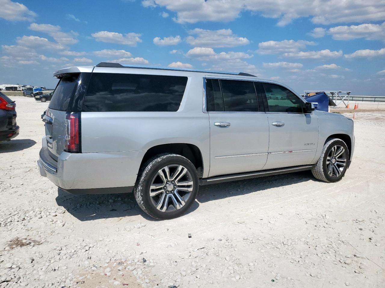 GMC YUKON DENALI