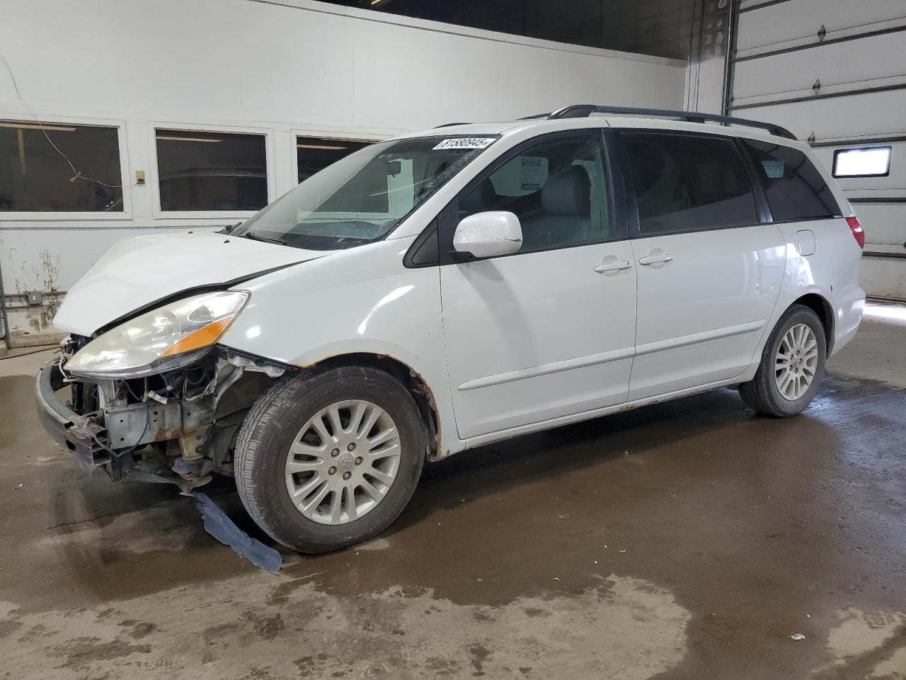 TOYOTA SIENNA XLE