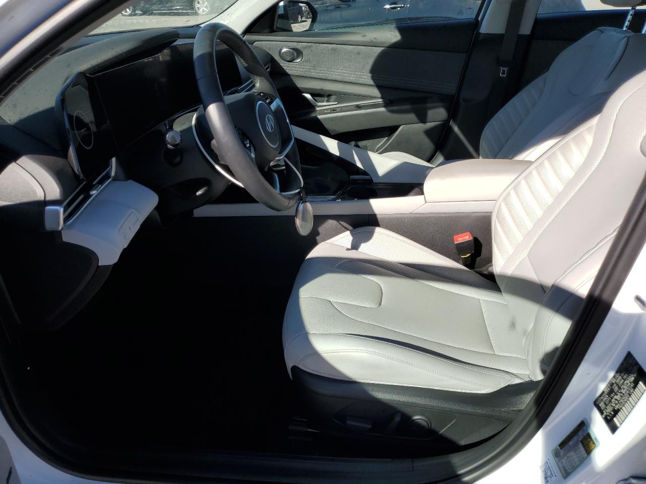 HYUNDAI ELANTRA LIMITED