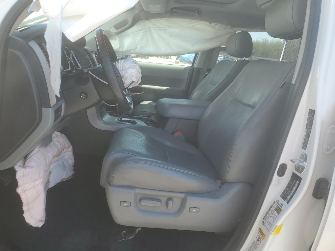 TOYOTA SEQUOIA PLATINUM