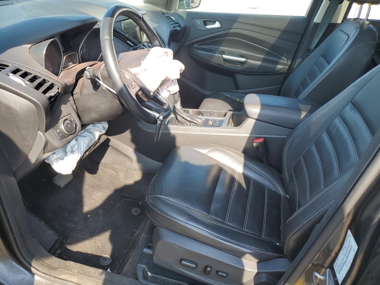 FORD ESCAPE TITANIUM