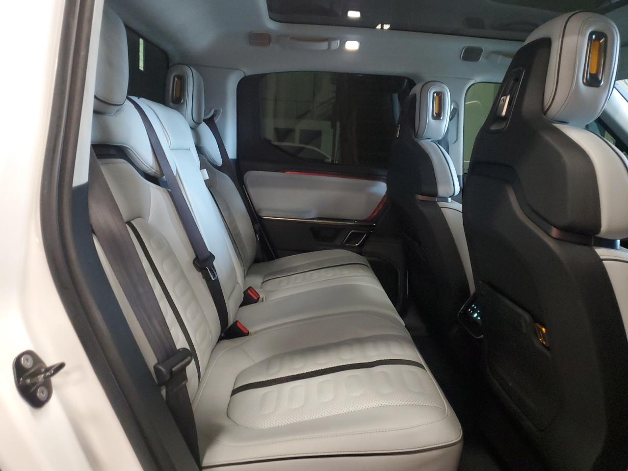 RIVIAN R1T ADVENTURE