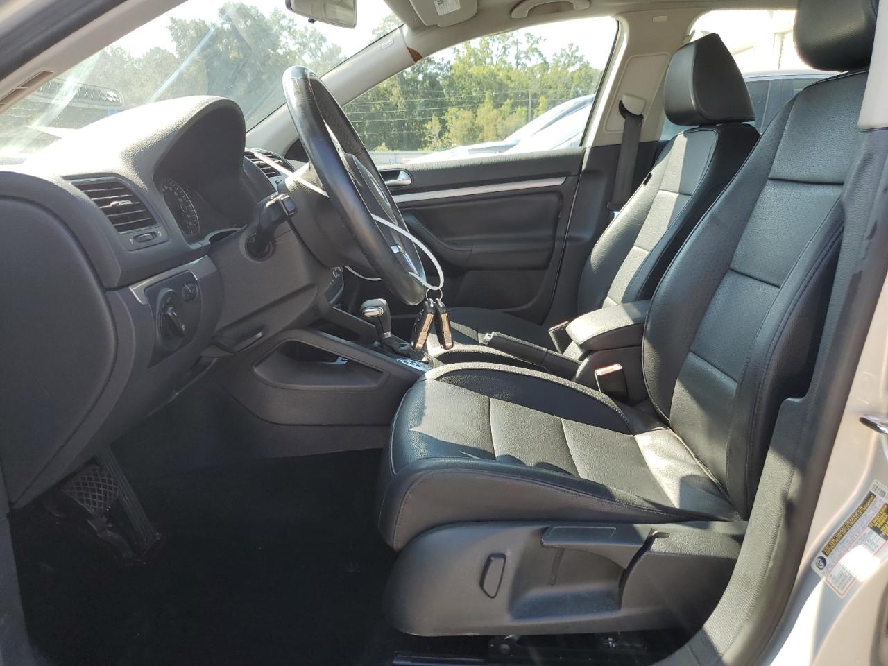 VOLKSWAGEN JETTA LIMITED