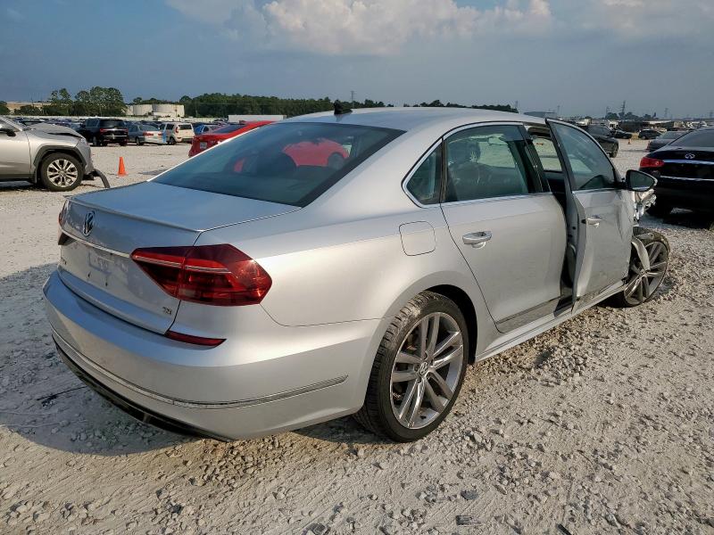 2017 VOLKSWAGEN PASSAT R-L - 1VWDT7A31HC071810