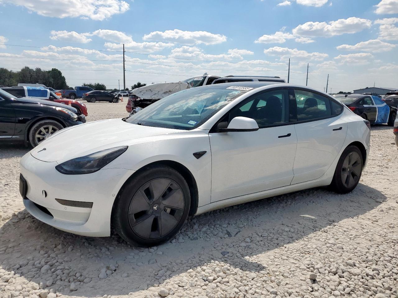 TESLA MODEL 3