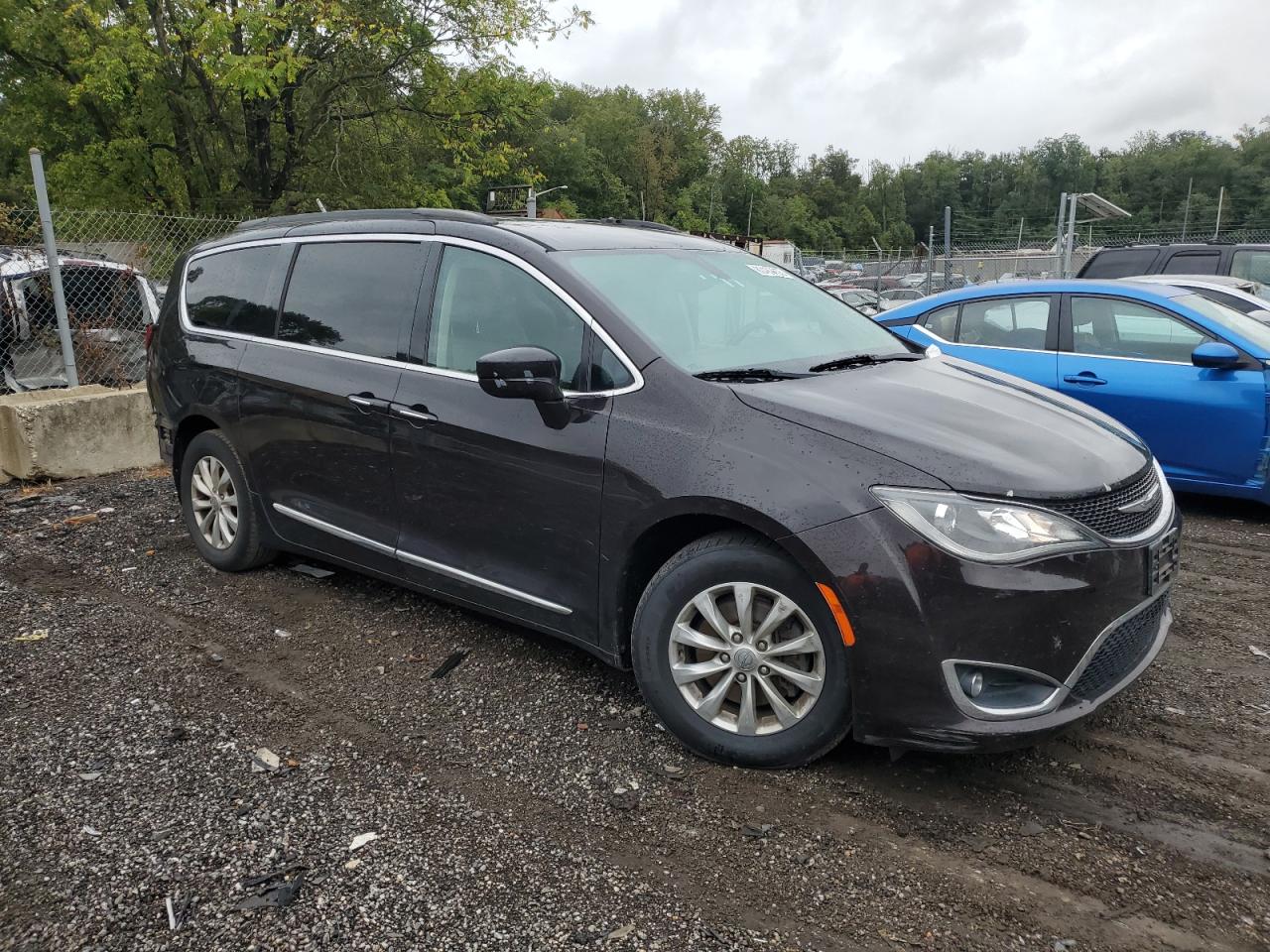CHRYSLER PACIFICA TOURING L