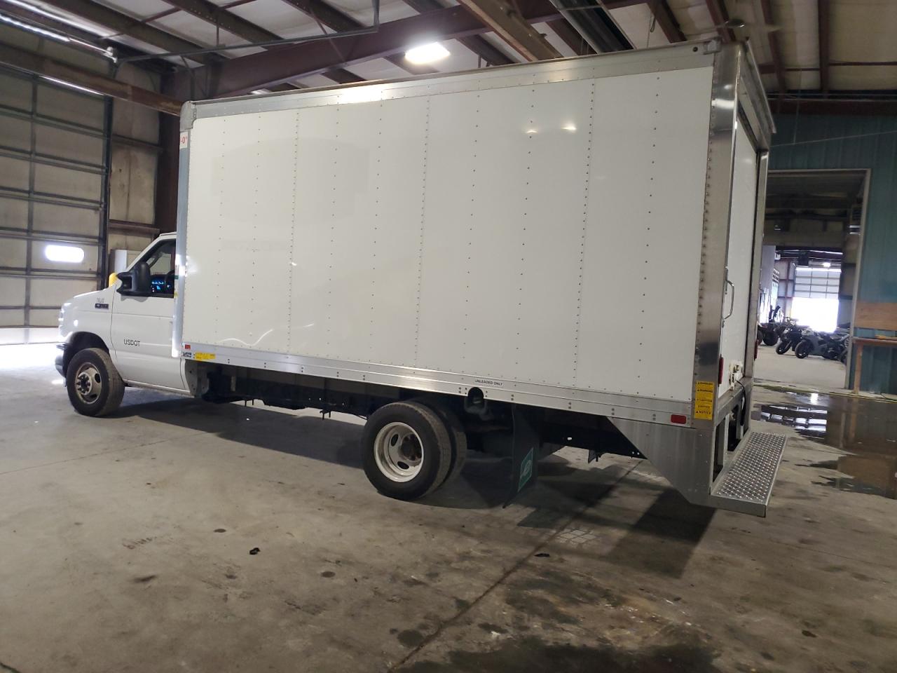 FORD ECONOLINE E350 SUPER DUTY CUTAWAY VAN