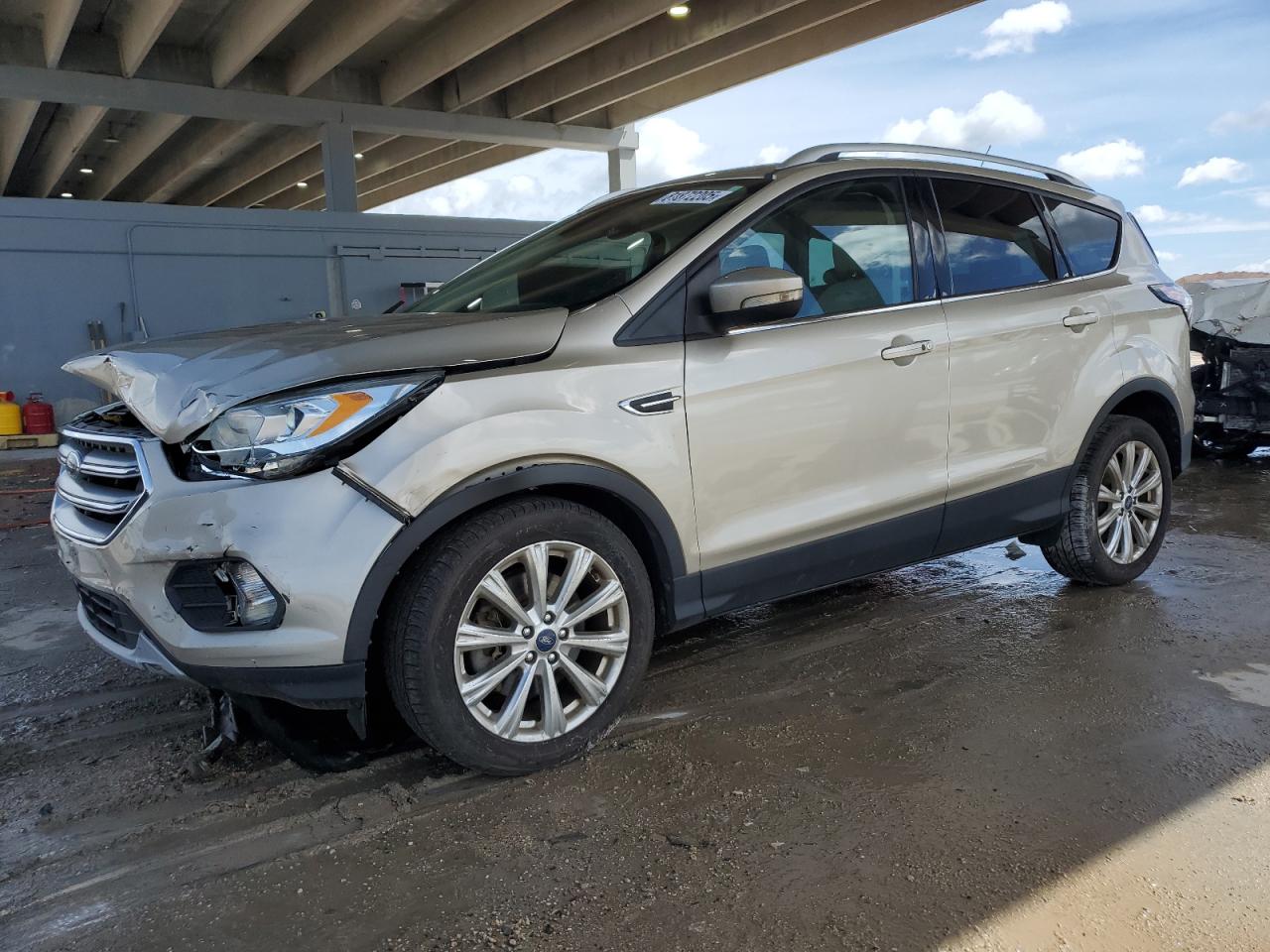 FORD ESCAPE TITANIUM