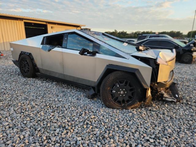 2024 TESLA CYBERTRUCK 7G2CEHEE1RA032661