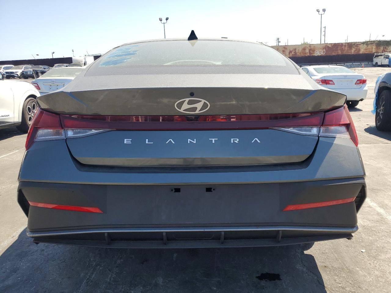 HYUNDAI ELANTRA SE