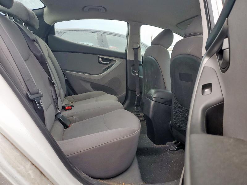 2015 HYUNDAI ELANTRA SE 5NPDH4AE2FH614166