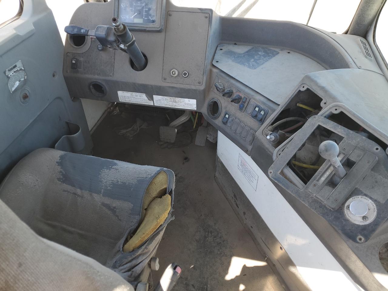 Lot #3253400053 2017 OTTAWA YARD TRACTOR OTTAWA