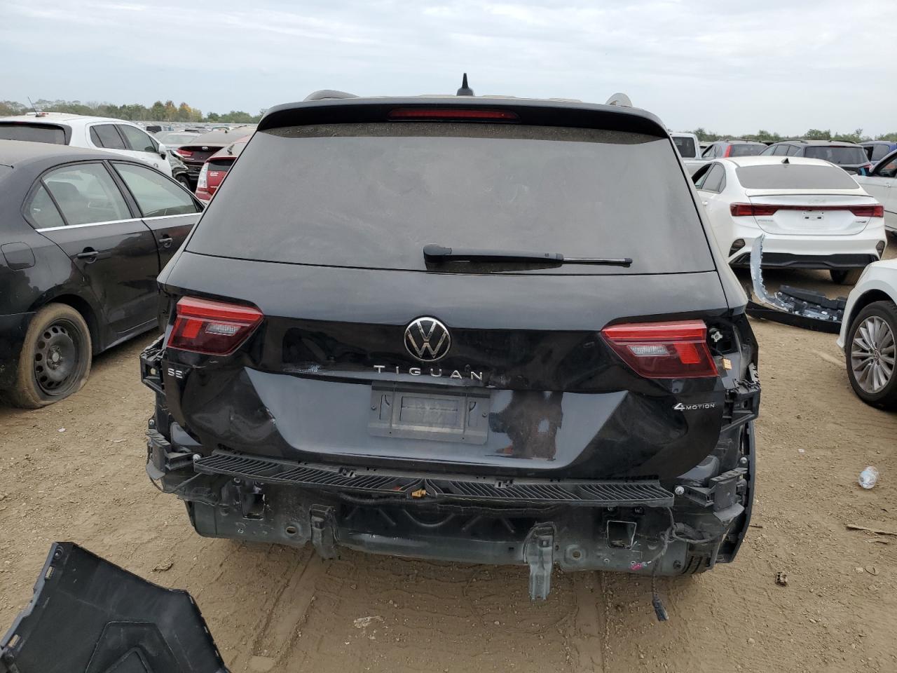 VOLKSWAGEN TIGUAN SE R-LINE BLACK