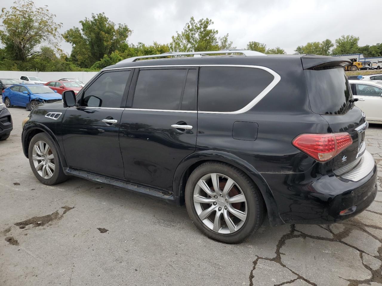 INFINITI QX56