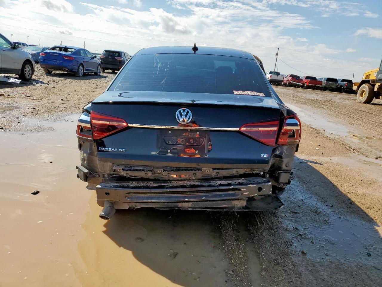 VOLKSWAGEN PASSAT SE