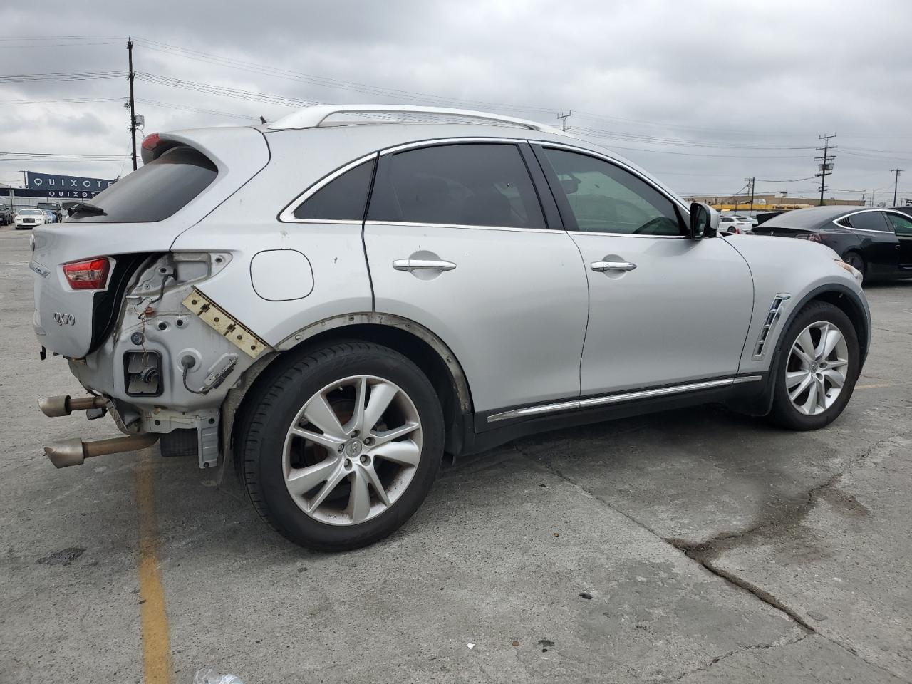 INFINITI QX70