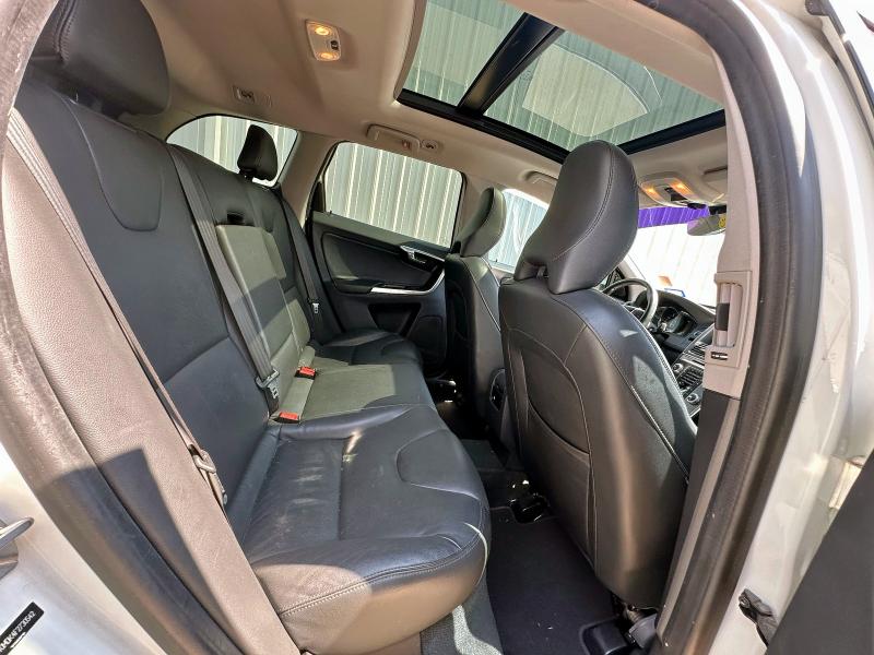 2015 VOLVO XC60 T5 PR YV440MDK4F2730542