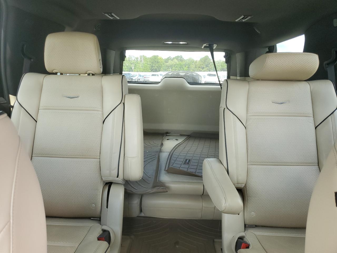 CADILLAC ESCALADE PREMIUM LUXURY