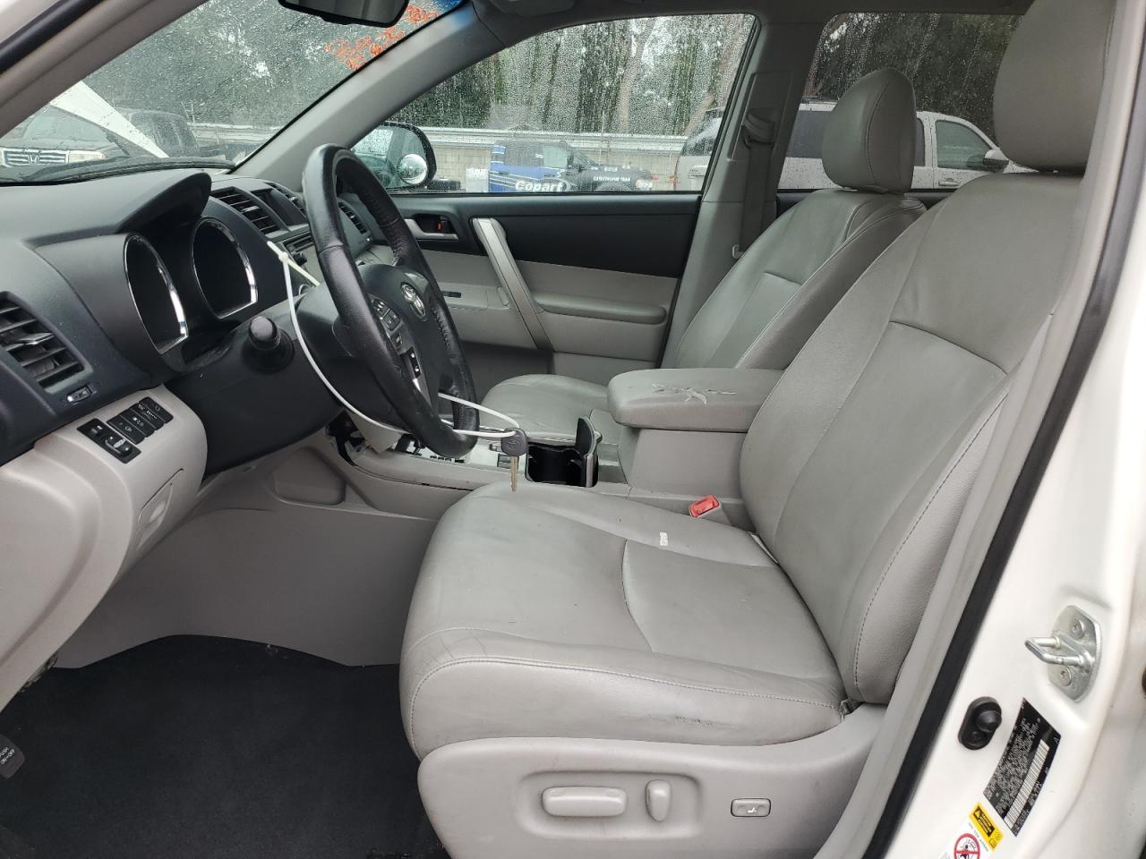 TOYOTA HIGHLANDER BASE