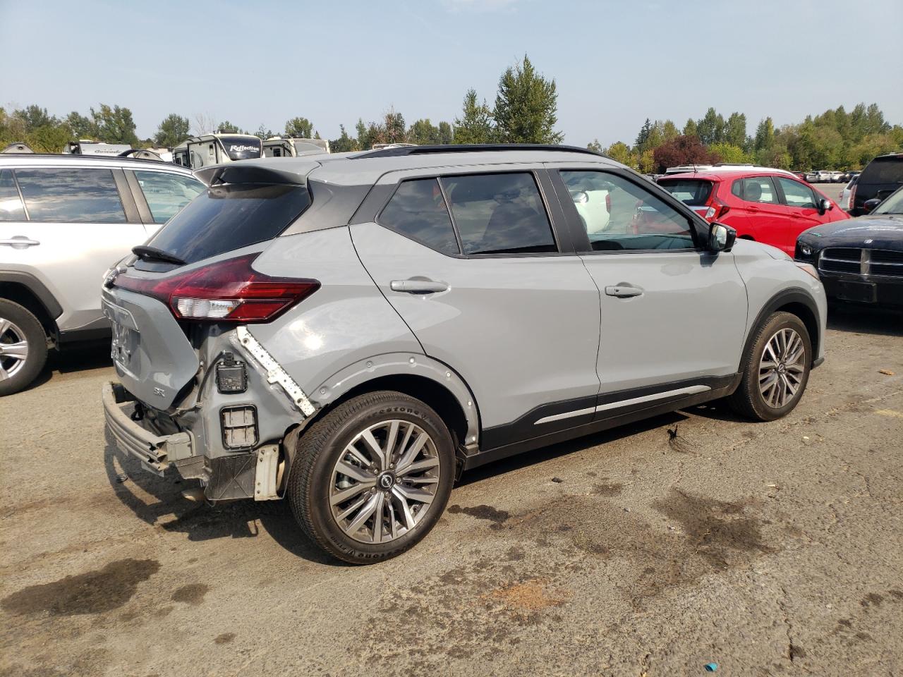NISSAN KICKS SR