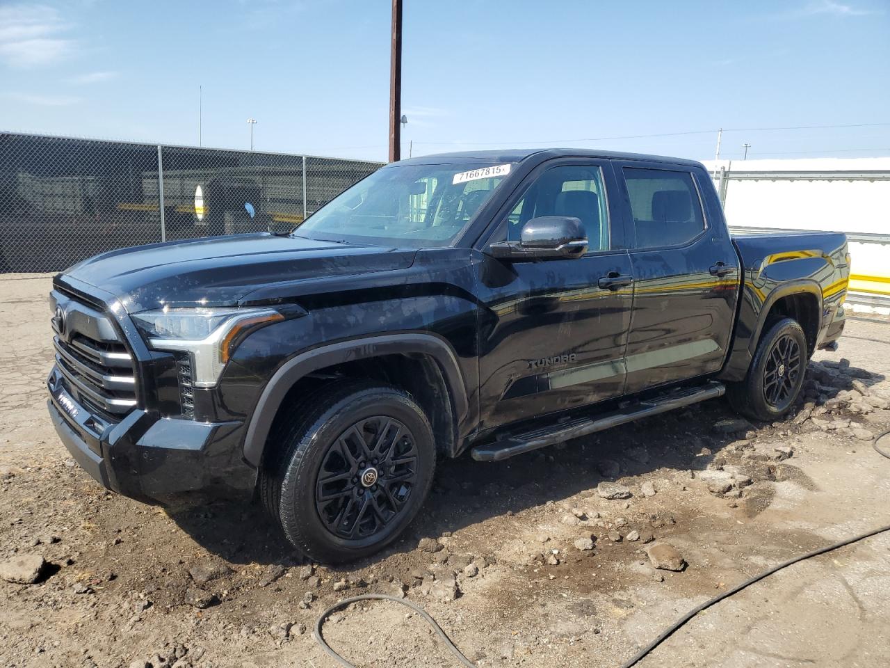 TOYOTA TUNDRA CREWMAX LIMITED