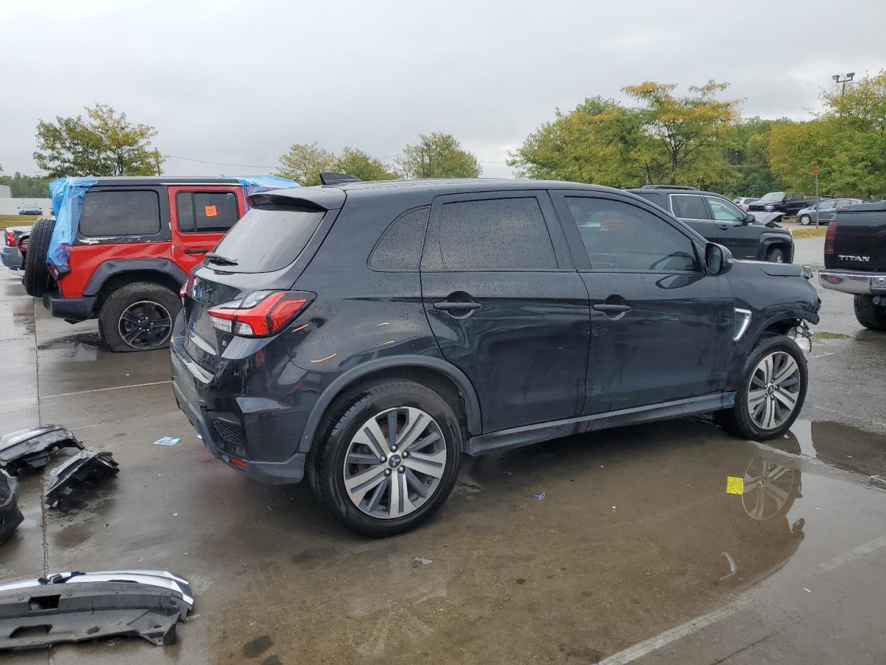 MITSUBISHI OUTLANDER SE