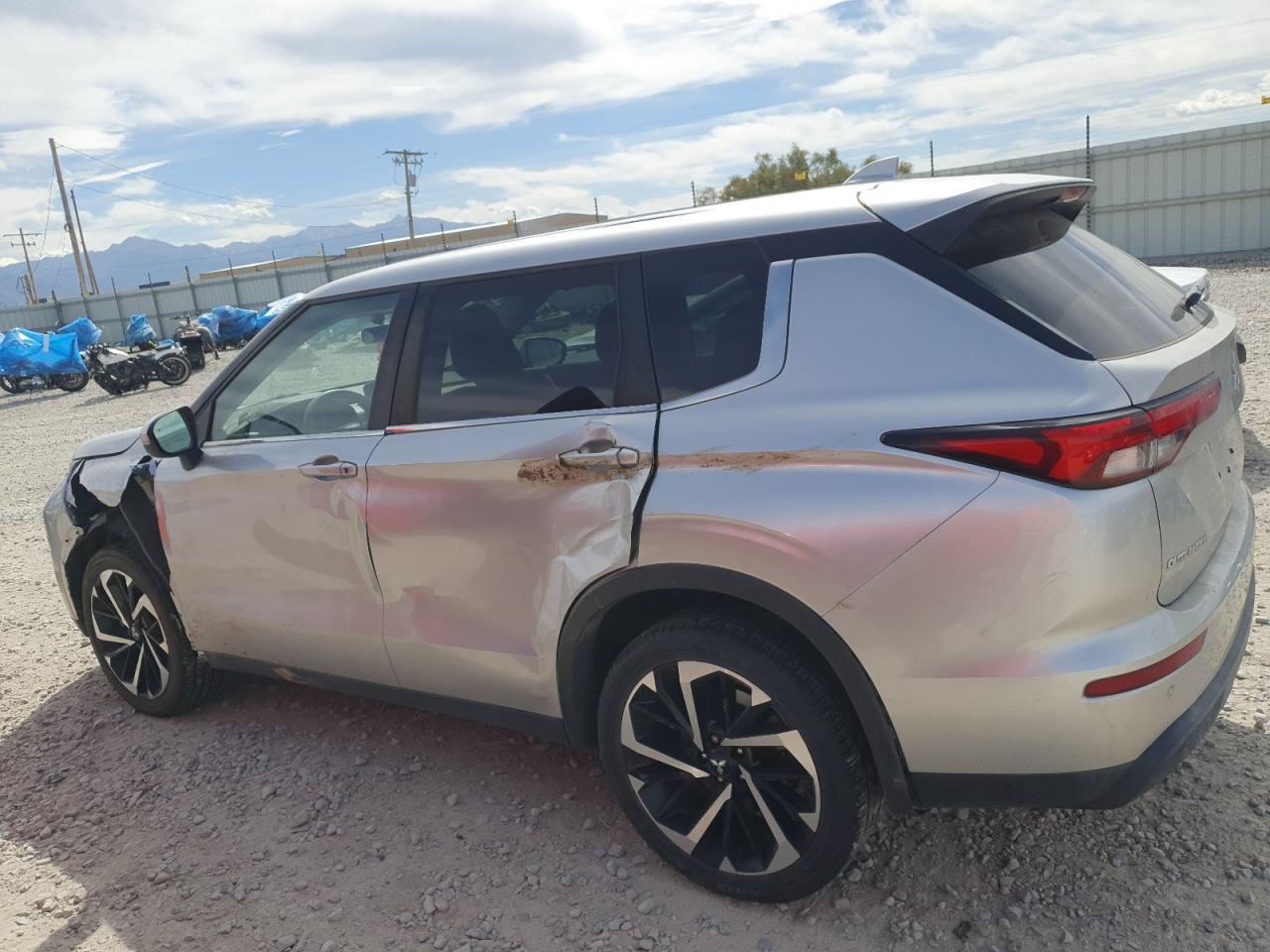 MITSUBISHI OUTLANDER ES