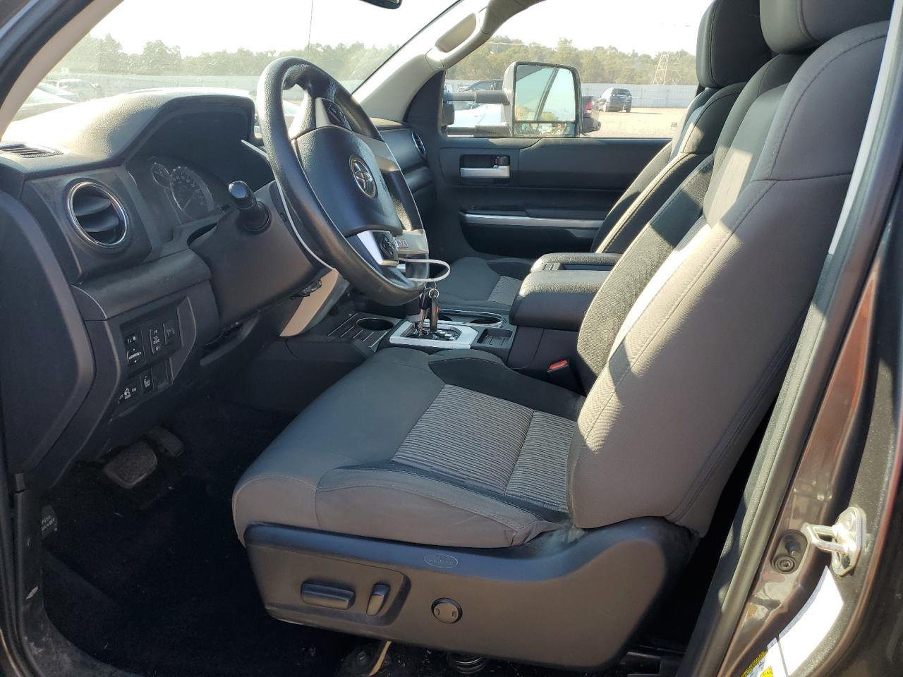 TOYOTA TUNDRA DOUBLE CAB SR