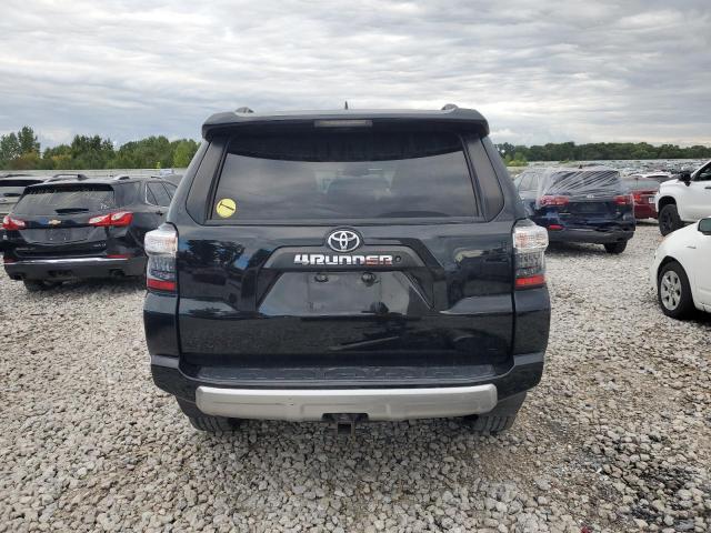 2018 TOYOTA 4RUNNER SR JTEBU5JR1J5530095
