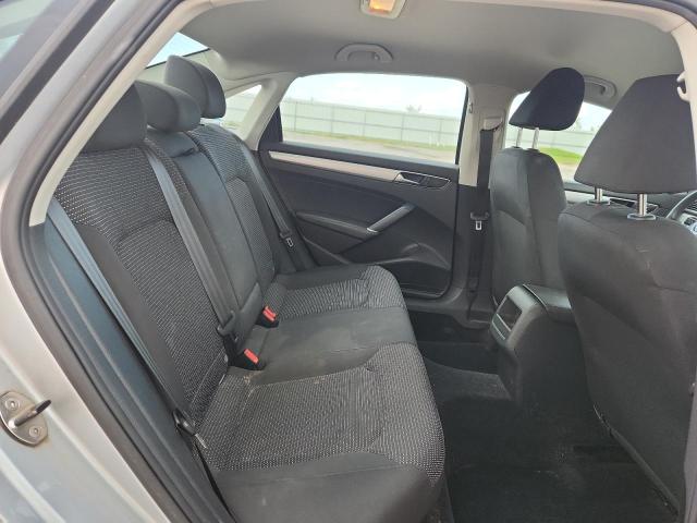 2017 VOLKSWAGEN PASSAT S - 1VWAT7A38HC083360