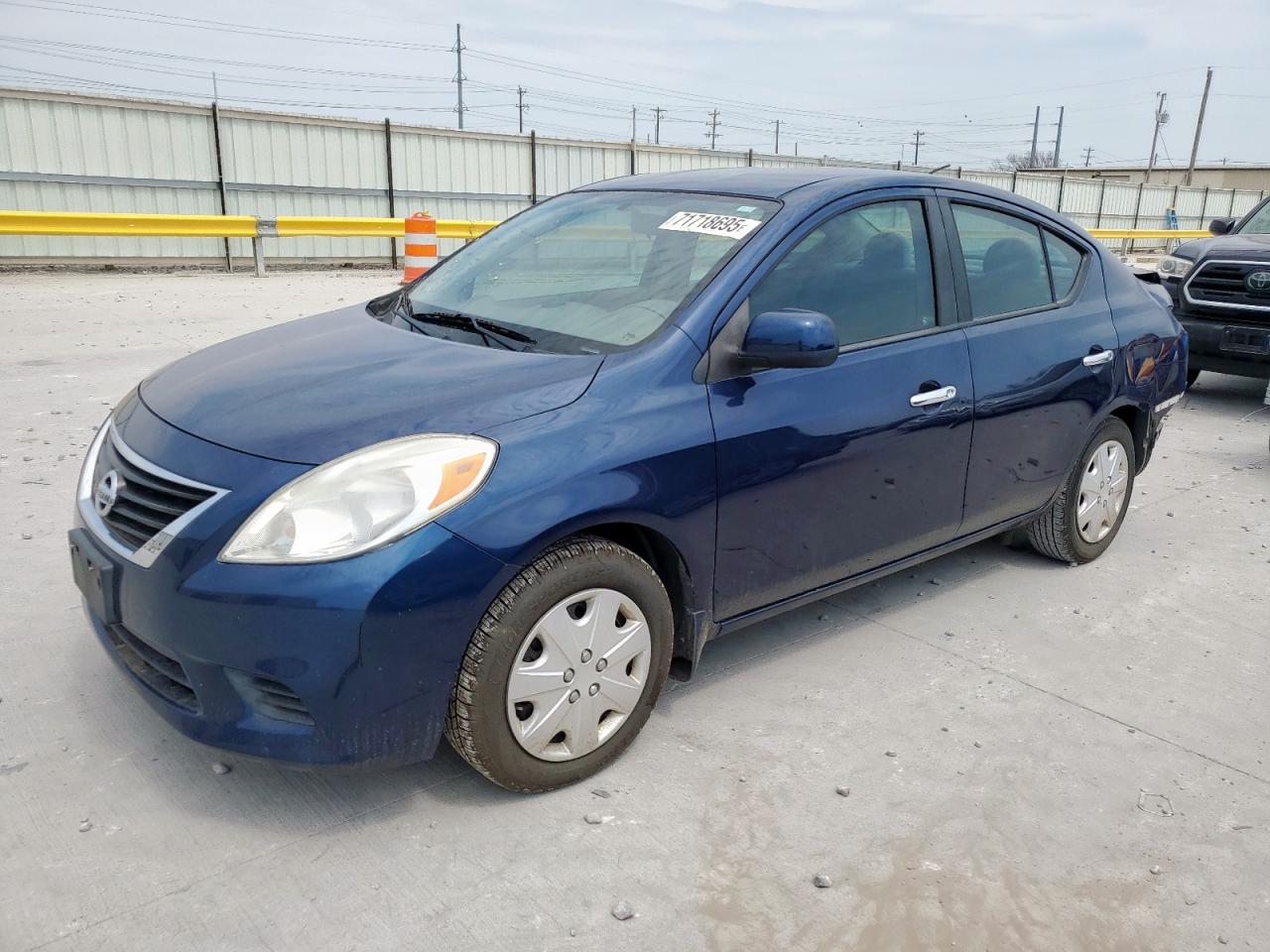NISSAN VERSA S