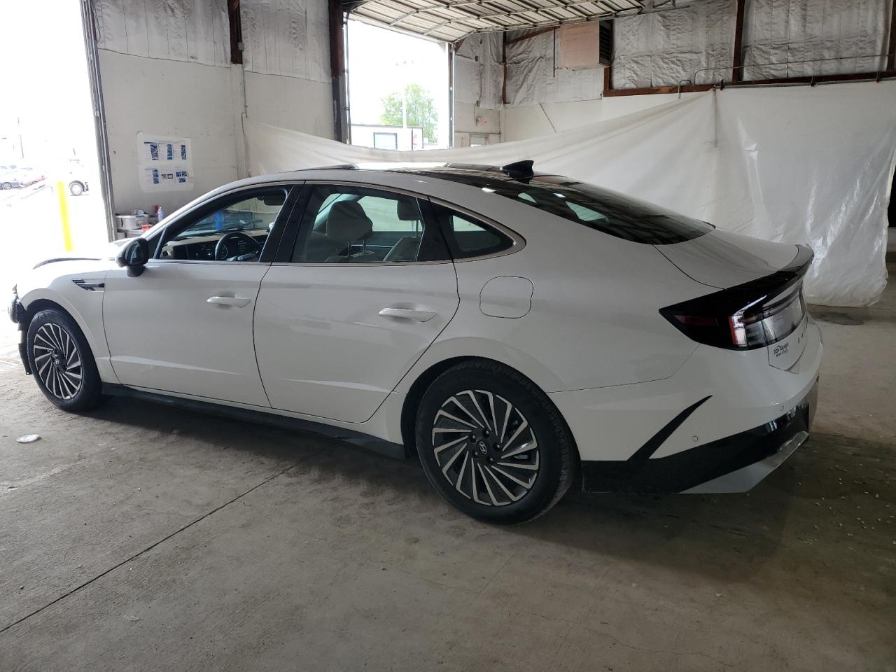 HYUNDAI SONATA HYBRID