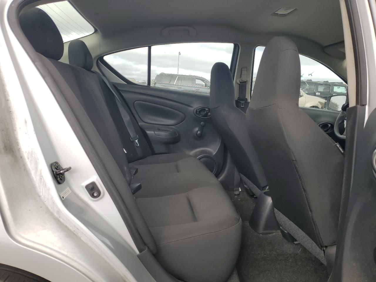 NISSAN VERSA S