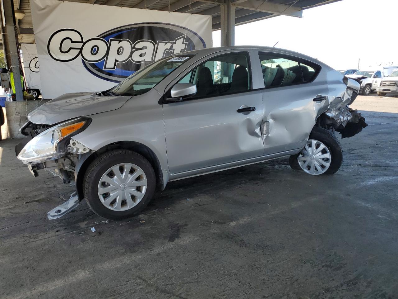 NISSAN VERSA S