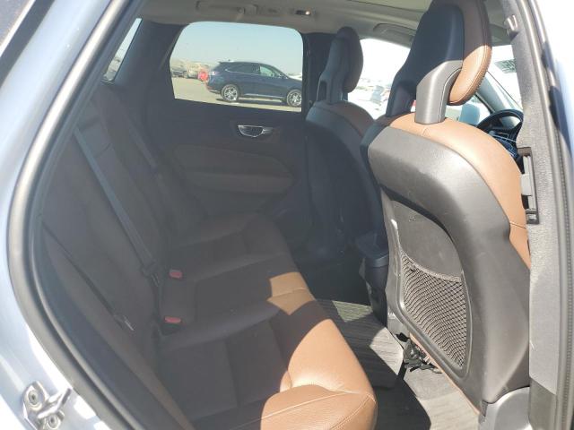 2018 VOLVO XC60 T5 LYV102RK0JB106781