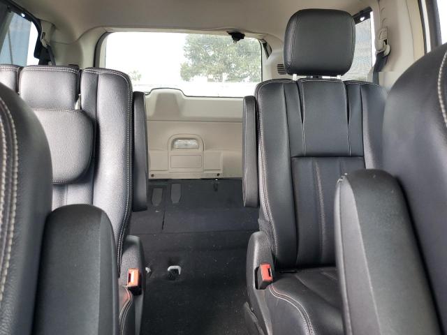 2015 CHRYSLER TOWN & COU 2C4RC1BG2FR756183