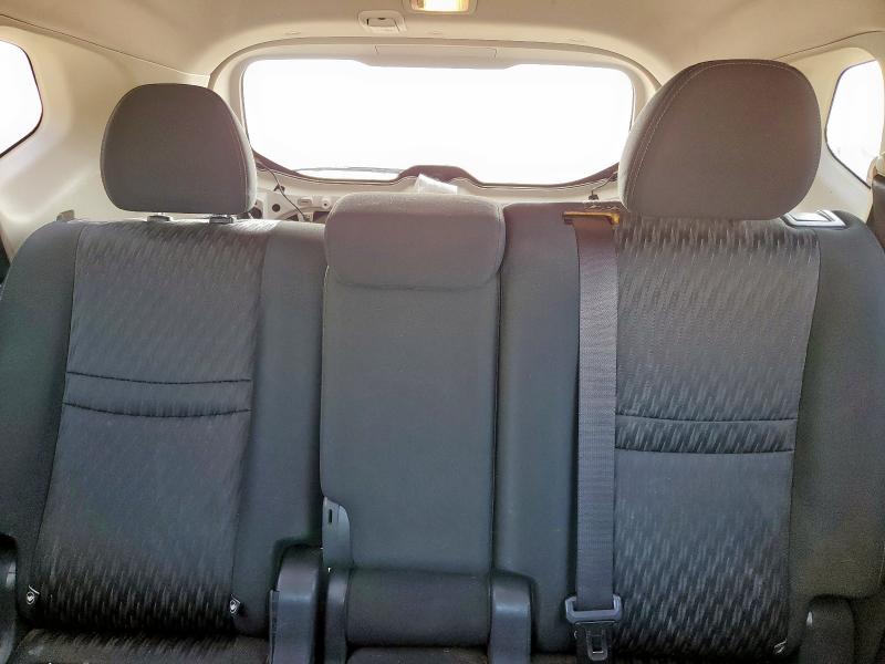 2017 NISSAN ROGUE S KNMAT2MT6HP607681