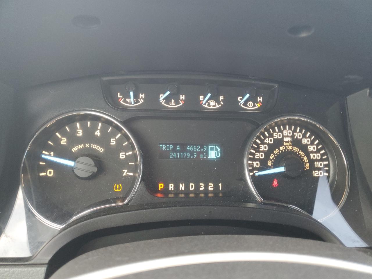 FORD F-150 SUPER CAB